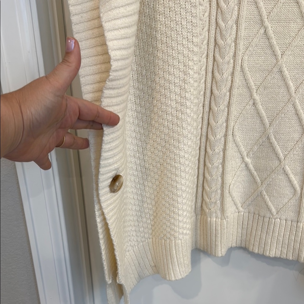 Old Navy Cream Cable Knit Cowl Poncho Sweater, 1X/2X - Picture 5 of 8
